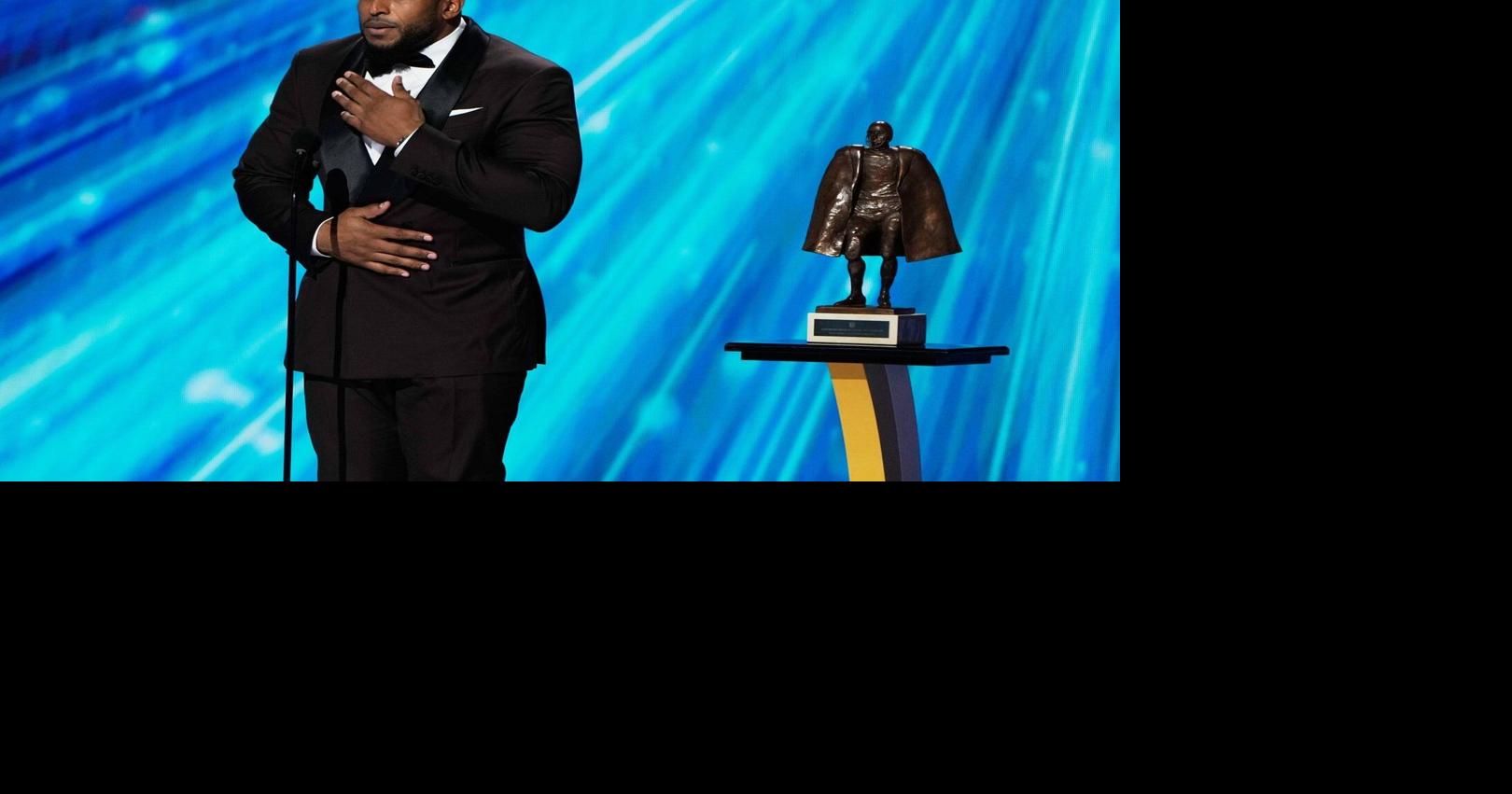 Commanders star Bobby Wagner named Walter Payton NFL Man of the Year, honors mother lost to stroke