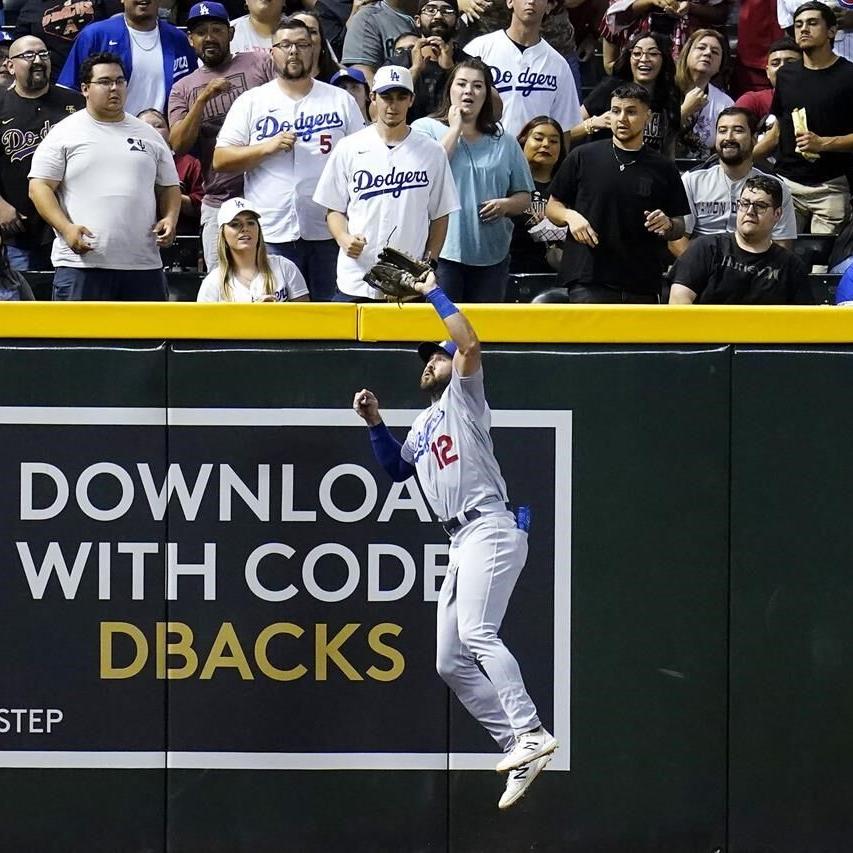 Alcántara's 3-run homer in 10th lifts D-backs over Dodgers