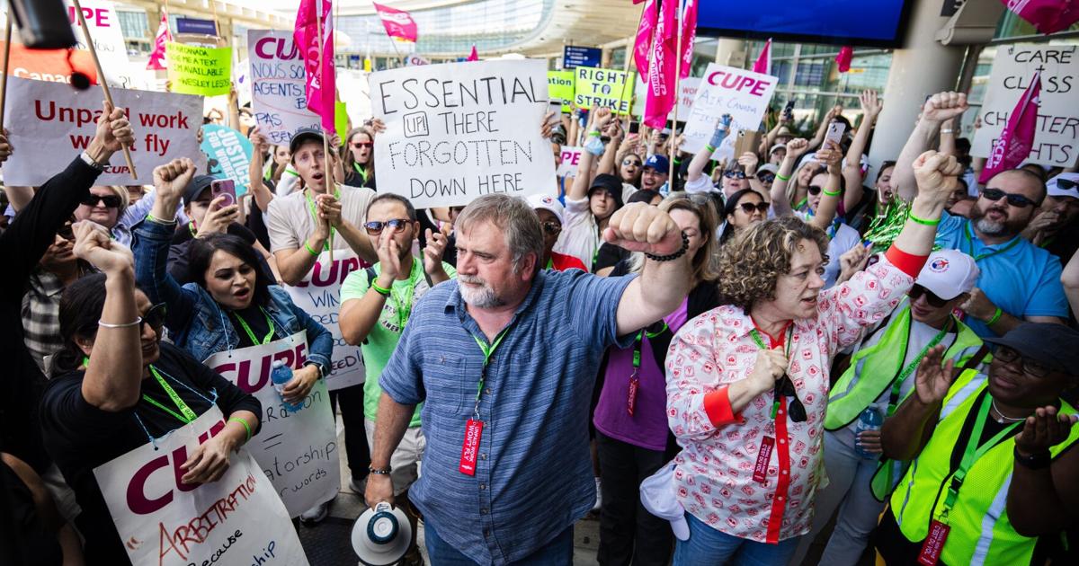 Why unions say Canada's new labour bill will make strikes 'all but impossible' in regulated sectors - Toronto Star