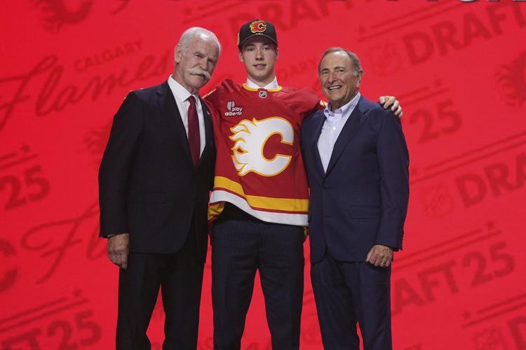 Calgary Flames prospect Cullen Potter brings mom's hockey heritage with him