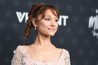 en-menon-August5 Ariana Grande.JPG