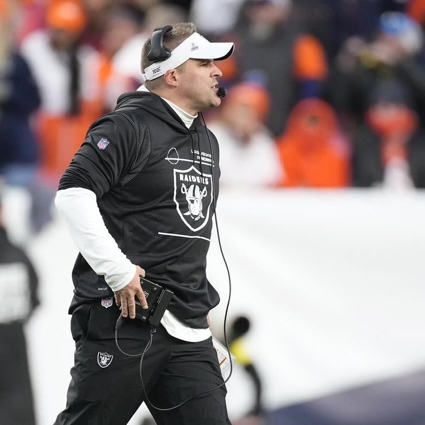 Adams' 35-yard TD in OT powers Raiders past Broncos 22-16