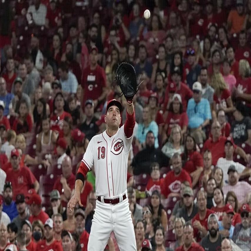 Resurgent Joey Votto belting homers again, keeping Reds in playoff