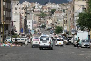 Fear strikes Yemen's 3rd largest city Taiz as Houthi rebels encircle it in a new siege