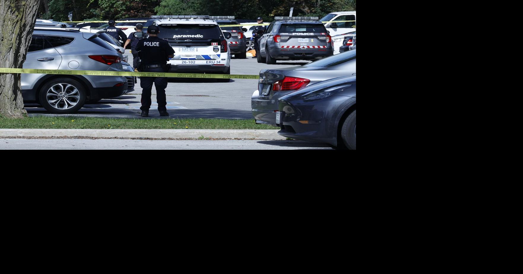 光天化日之下，斯卡伯勒一家医院外发生枪击事件，造成两人死亡