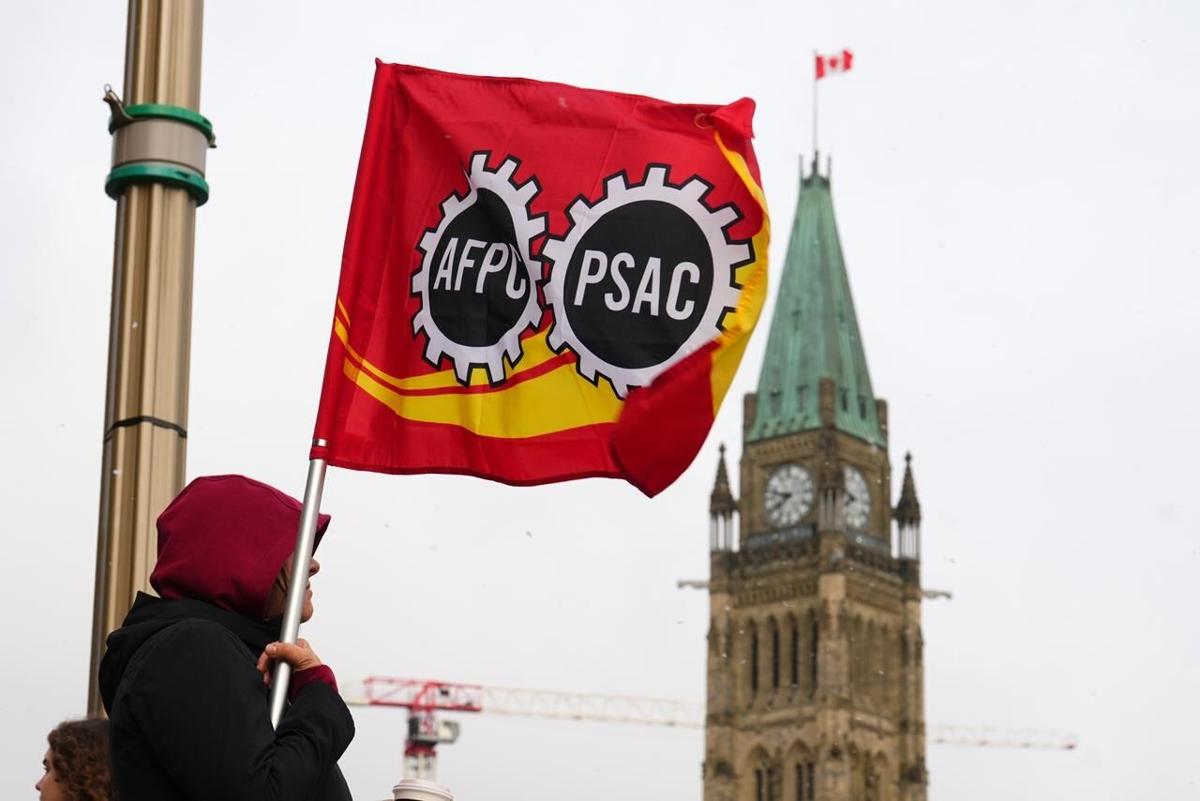We're fed up': Union leader says talks with CRA now on pause