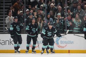 Kraken snap four-game skid with 4-1 win over Islanders