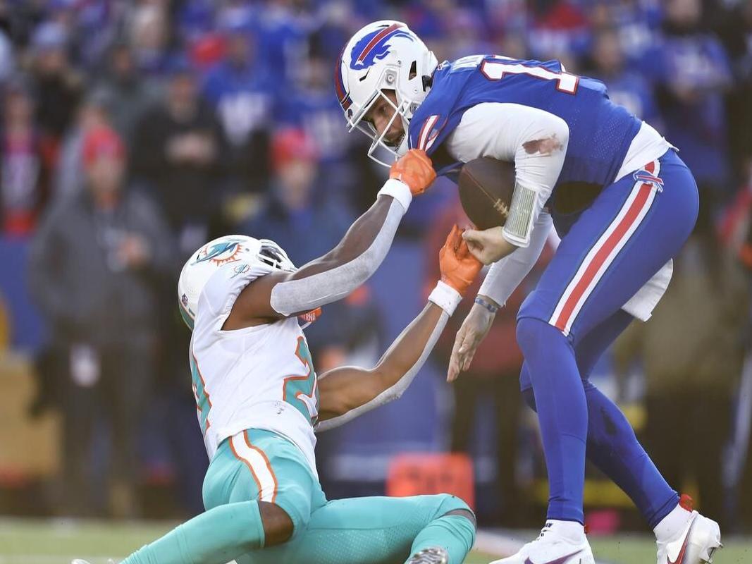 Bills survive Dolphins scare with rally to win AFC Wild Card game