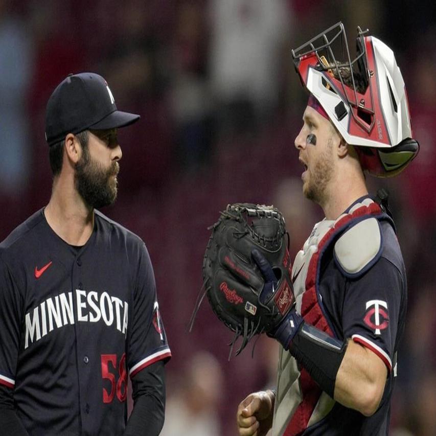 Carroll, Marte use daring double steal to push the Diamondbacks