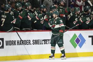 Wild use 3-goal second period to beat Sabres 4-1
