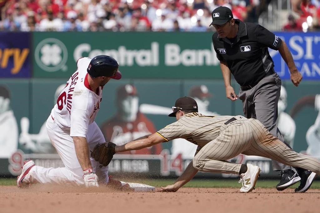 Tatis botches popup, Cards beat Padres 8-7, win 8th straight