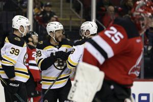 Pastrnak scores, adds two assists as Bruins top Devils 7-2