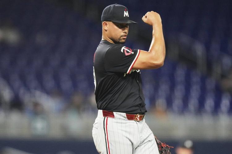 Twins snap Marlins' eight-game winning streak with 2-1 victory