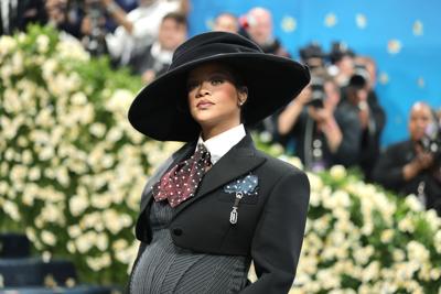 met-gala-2025-rihanna-close.JPG