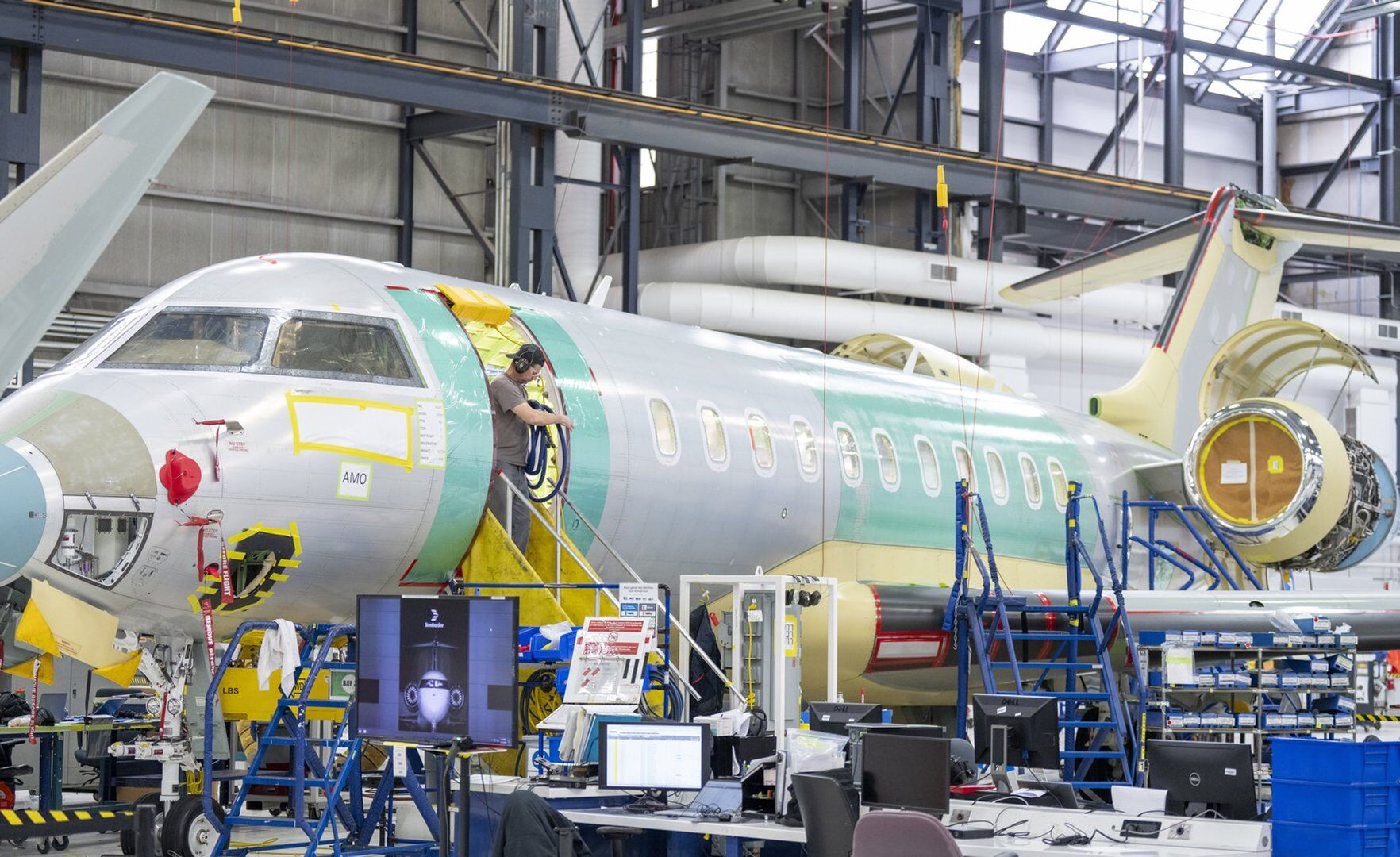 Private aviation company Vista orders 40 Bombardier Challenger