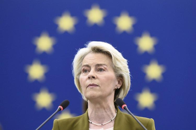 EU chief urges bloc members to sanction Russia's LNG exports