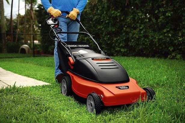 Gas electric or push Tips for choosing a lawn mower