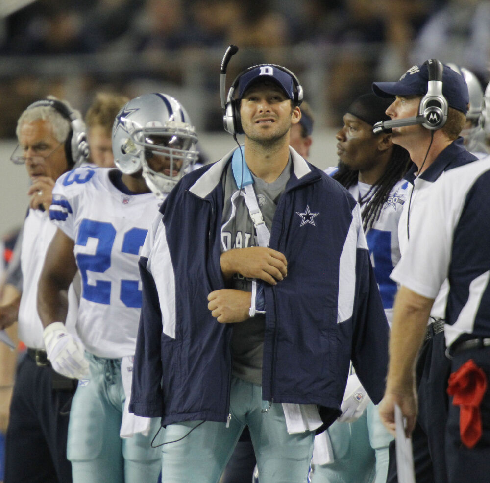Romo breaks collarbone; Giants break Cowboys image