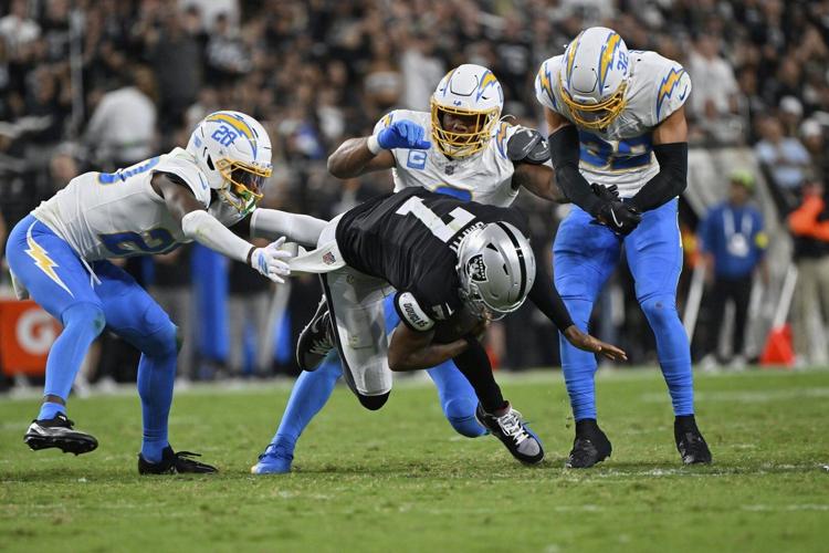 Not even Tom Brady in the booth can bolster Raiders' offense in 20-9 loss to Chargers