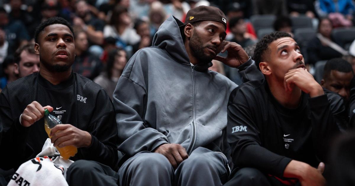 Kawhi Leonard ist sowohl Zuschauer als auch Star beim Vorbereitungssieg ...
