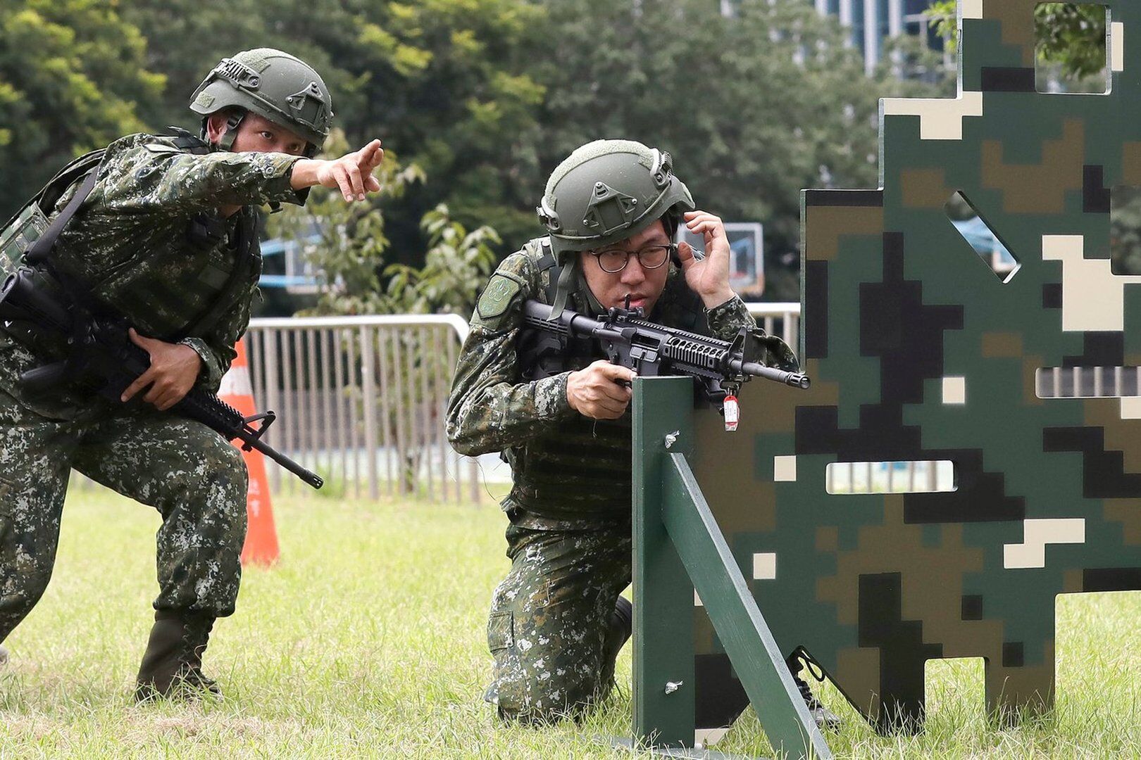 Taiwan begins annual Han Kuang exercises with U.S.-style training and presidential command-center drill; China threat looms