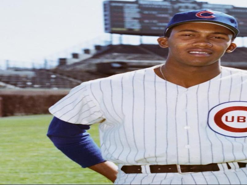 Hall of Famer Fergie Jenkins still gets a kick out of signing