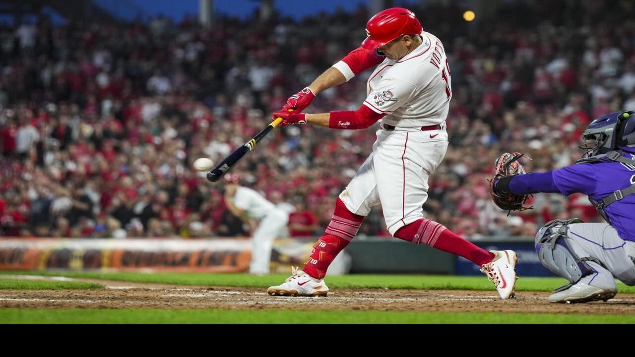 Joey Votto homers in return to streaking Reds, who win 10th straight to  take first in NL Central - The Boston Globe