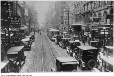 Yonge and King Streets 1924.jpg