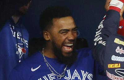 Report: Blue Jays 'front-runners' to acquire Mariners' Teoscar Hernandez