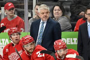 Red Wings grab early lead, hold on to beat Hurricanes 5-3
