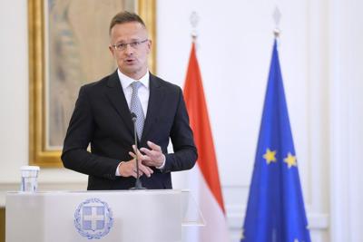 Hungary bans three Ukrainian military officials from entering its territory