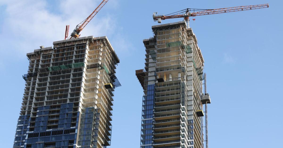 Real-estate firm bulk buys $30 million of downtown Toronto condos: ‘They’re sitting empty’