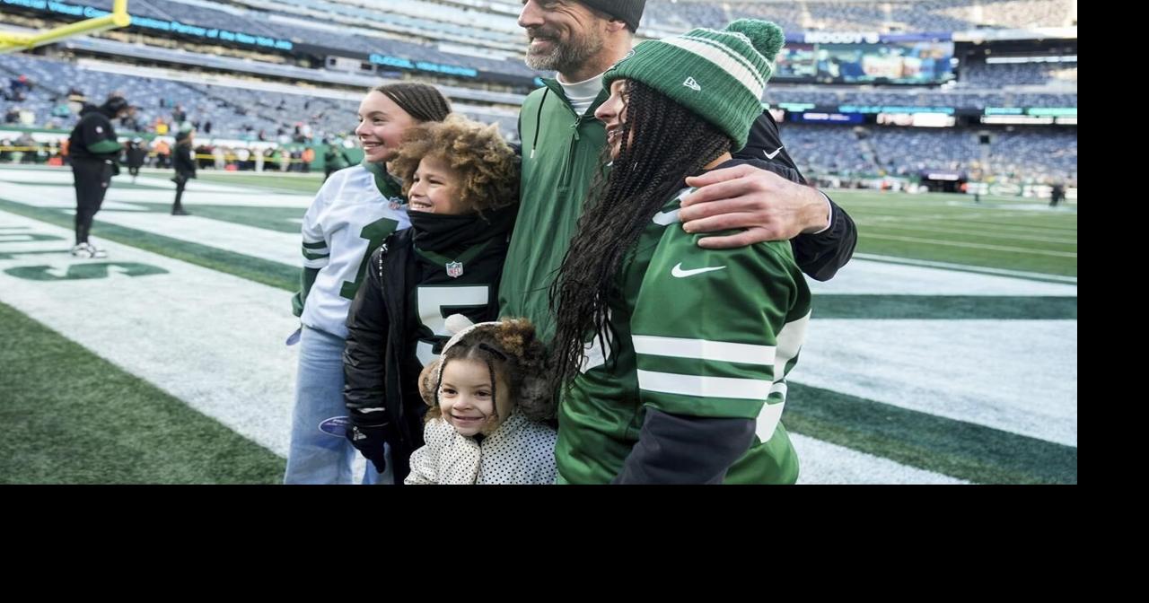 Jets' not-so-banner season capped by an upside-down on-field display