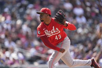Dodgers call up reliever Alexis Díaz from minors over a month after acquiring him from the Reds