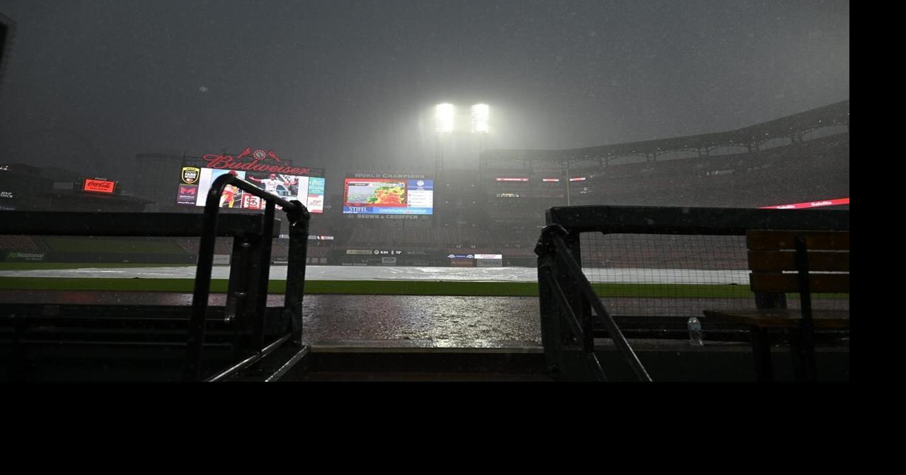 White Sox wait out 3-hour rain delay in 10th inning to beat Cardinals 6-5
