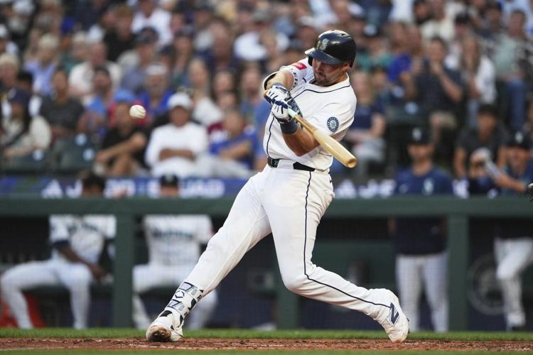 Raleigh's 39th home run leads Mariners to snap Brewers' 11-game win streak
