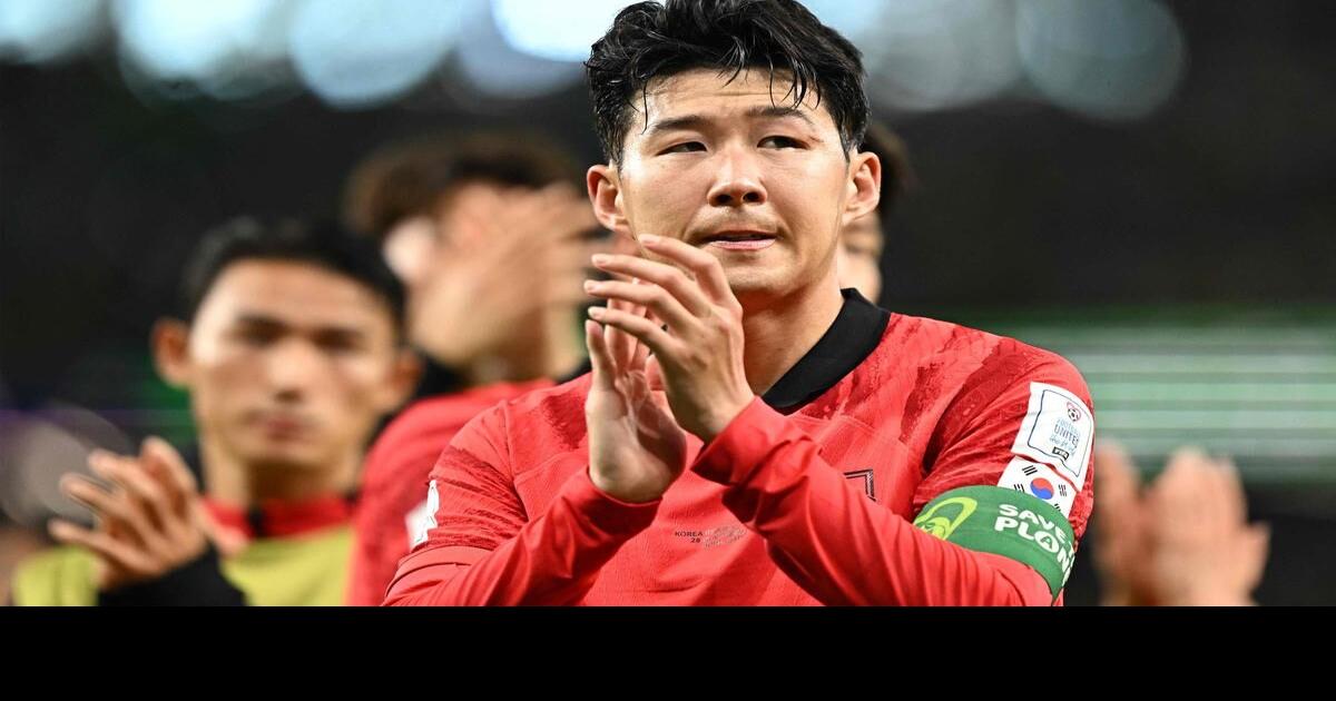 FIFA World Cup Coach sparks anger with Korean captain selfie