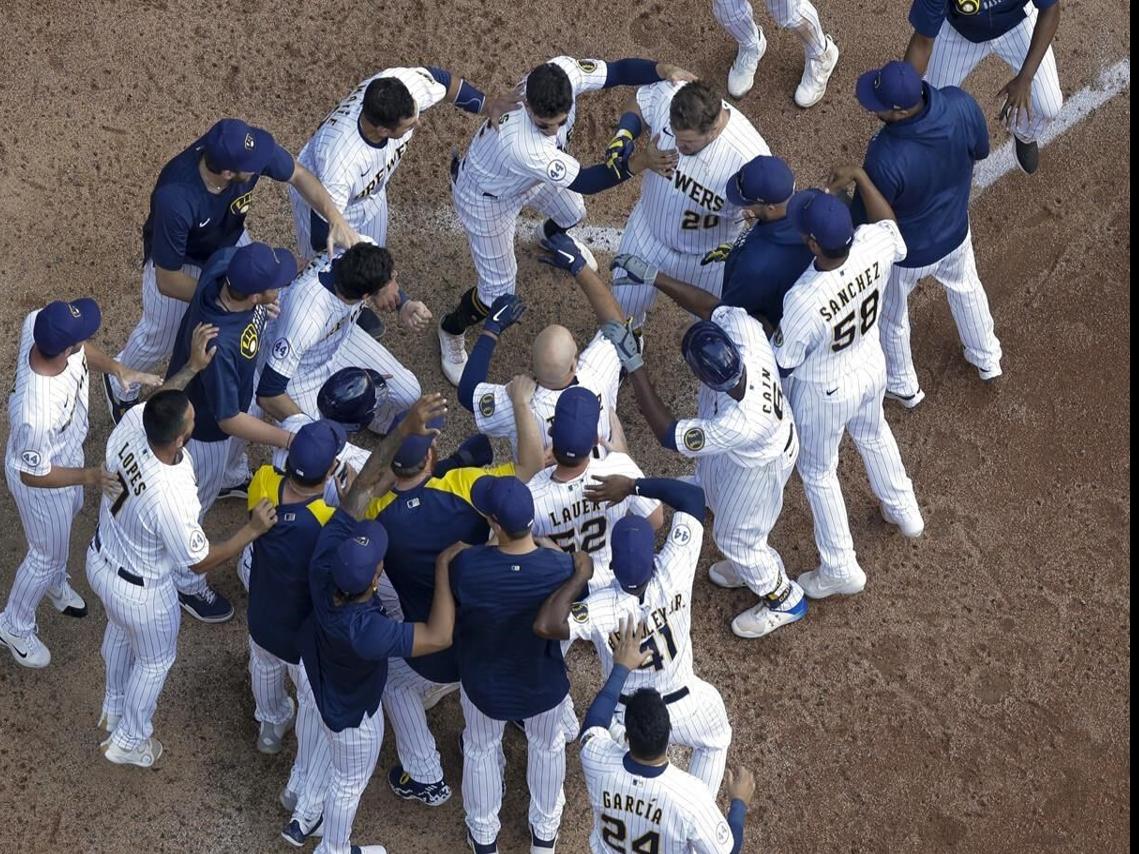 Vogelbach slam in 9th caps comeback, Brewers shock Cards 6-5 – KGET 17