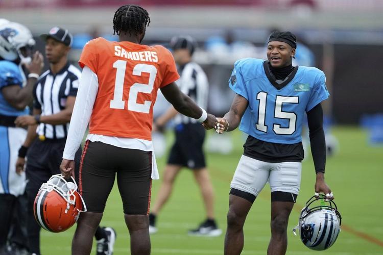Browns rookie Shedeur Sanders throws 2 TD passes in first half of NFL