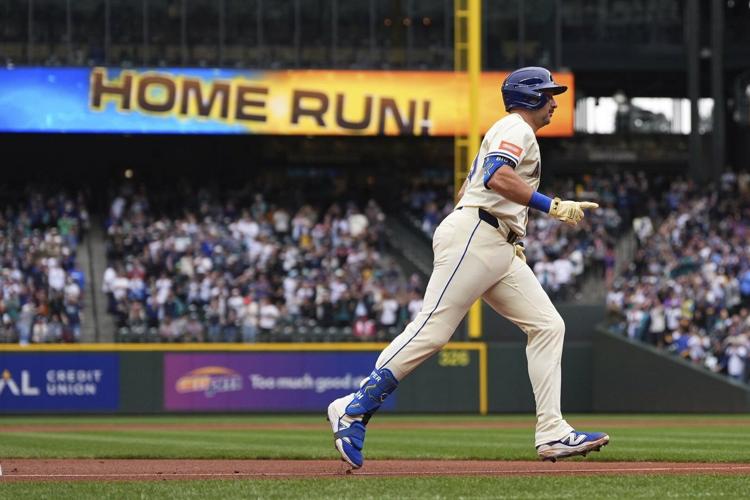 Raleigh matches Mantle, M's beat Angels, take sole possession of AL West lead with 9th win in row