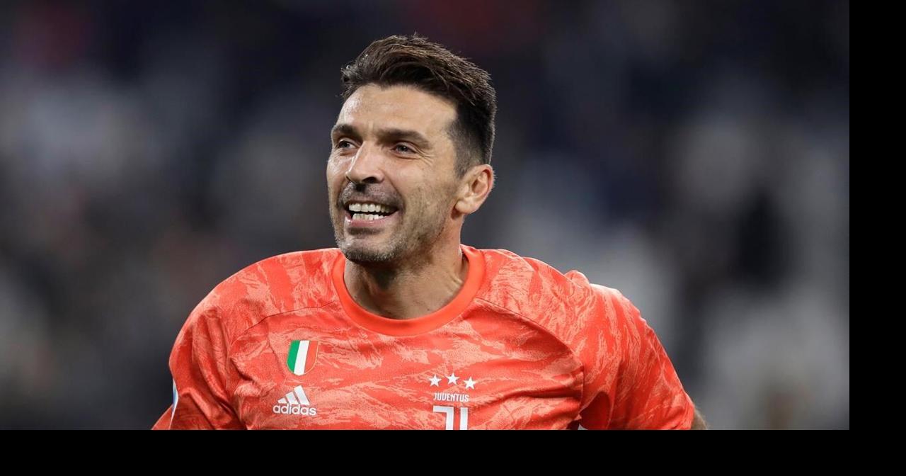 Buffon extends career in return to Parma, his first club