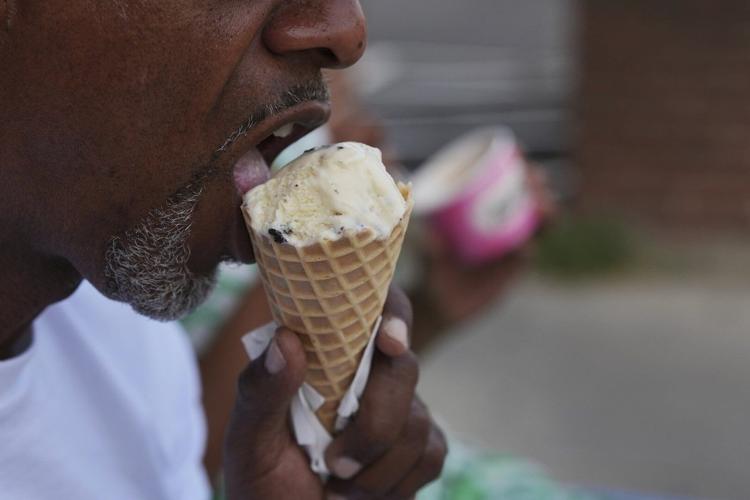 As world gets hotter, Americans are turning to more sugar, study finds
