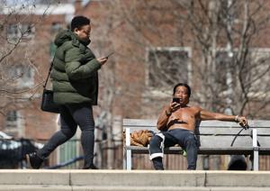 More weather whiplash for Toronto with a forecast for sunshine, rain — and flurries