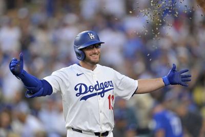 Max Muncy and Teoscar Hernandez each homer twice, lead Dodgers past Cardinals 12-6