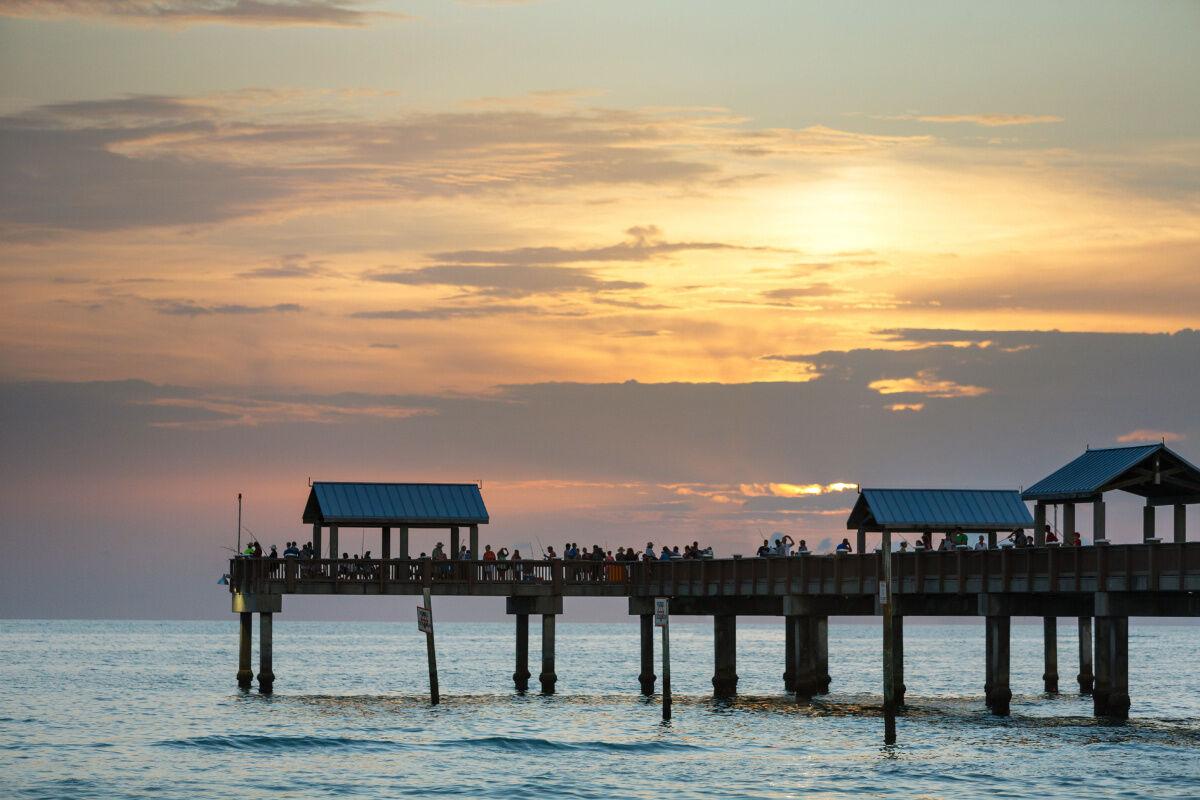 How to fish on the cheap from the pier at Clearwater Beach