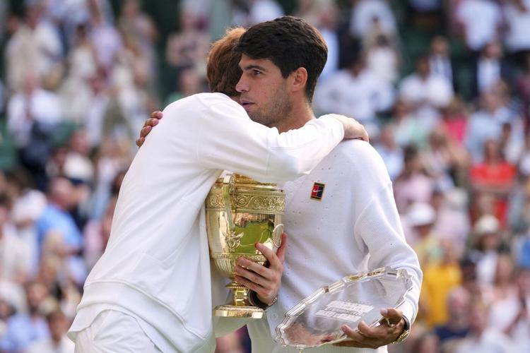 Jannik Sinner beats 2-time defending champion Carlos Alcaraz to win his first Wimbledon title