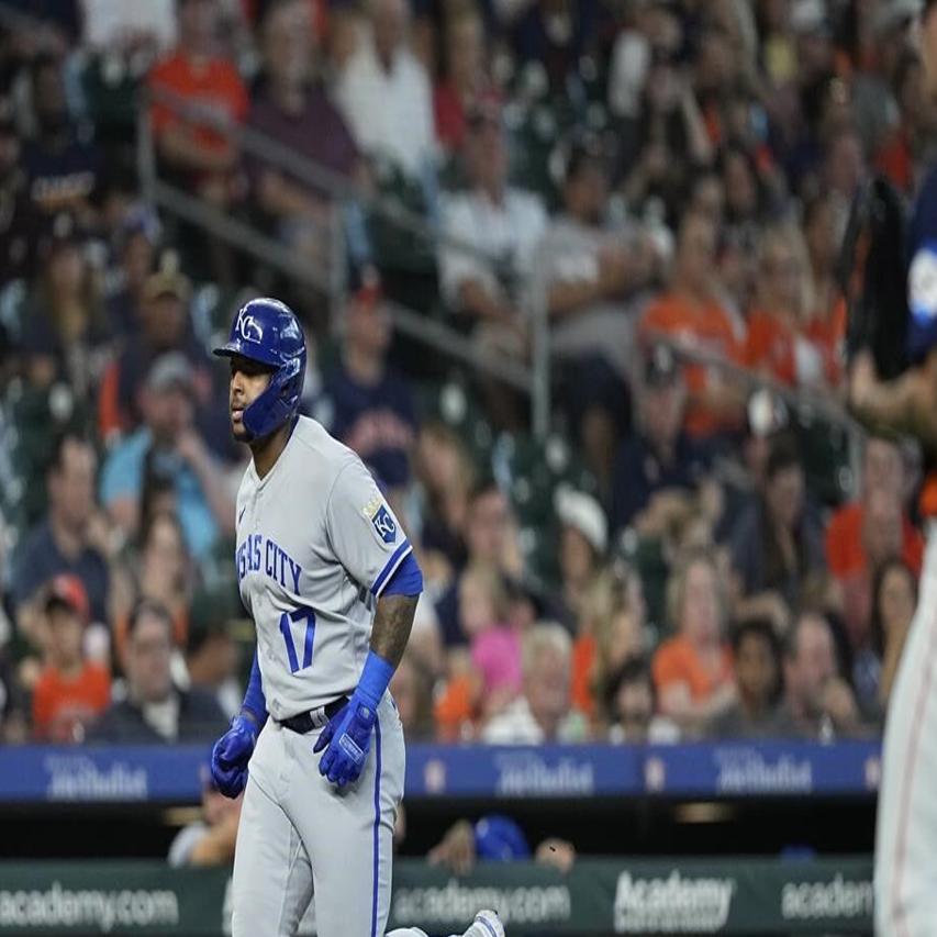 Yordan Alvarez leads Astros to doubleheader sweep of Yankees