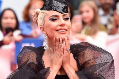 2024-08-gaga_lady