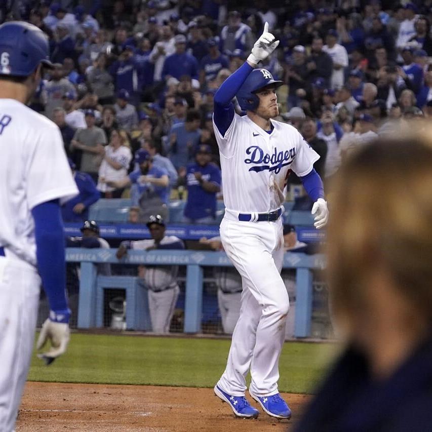 Freddie Freeman hits 1st home run for Dodgers in reunion win over Braves