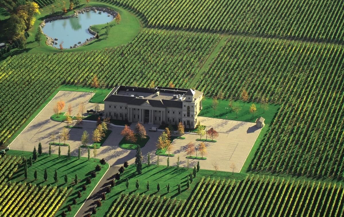 This Niagara-on-the-Lake winery nails the food and wine game